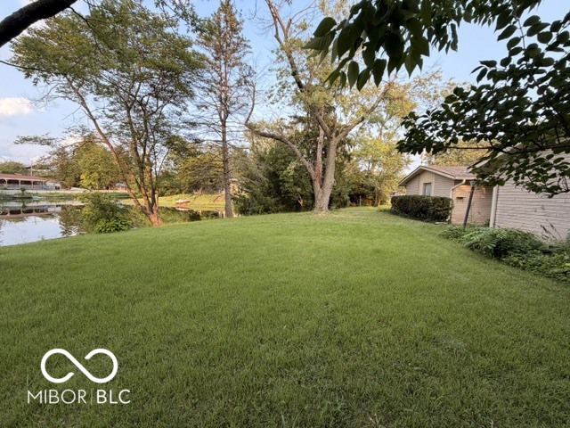 722 Howard Road Greenwood, IN 46142 - Photo 3 of 38 Gallery Image 3