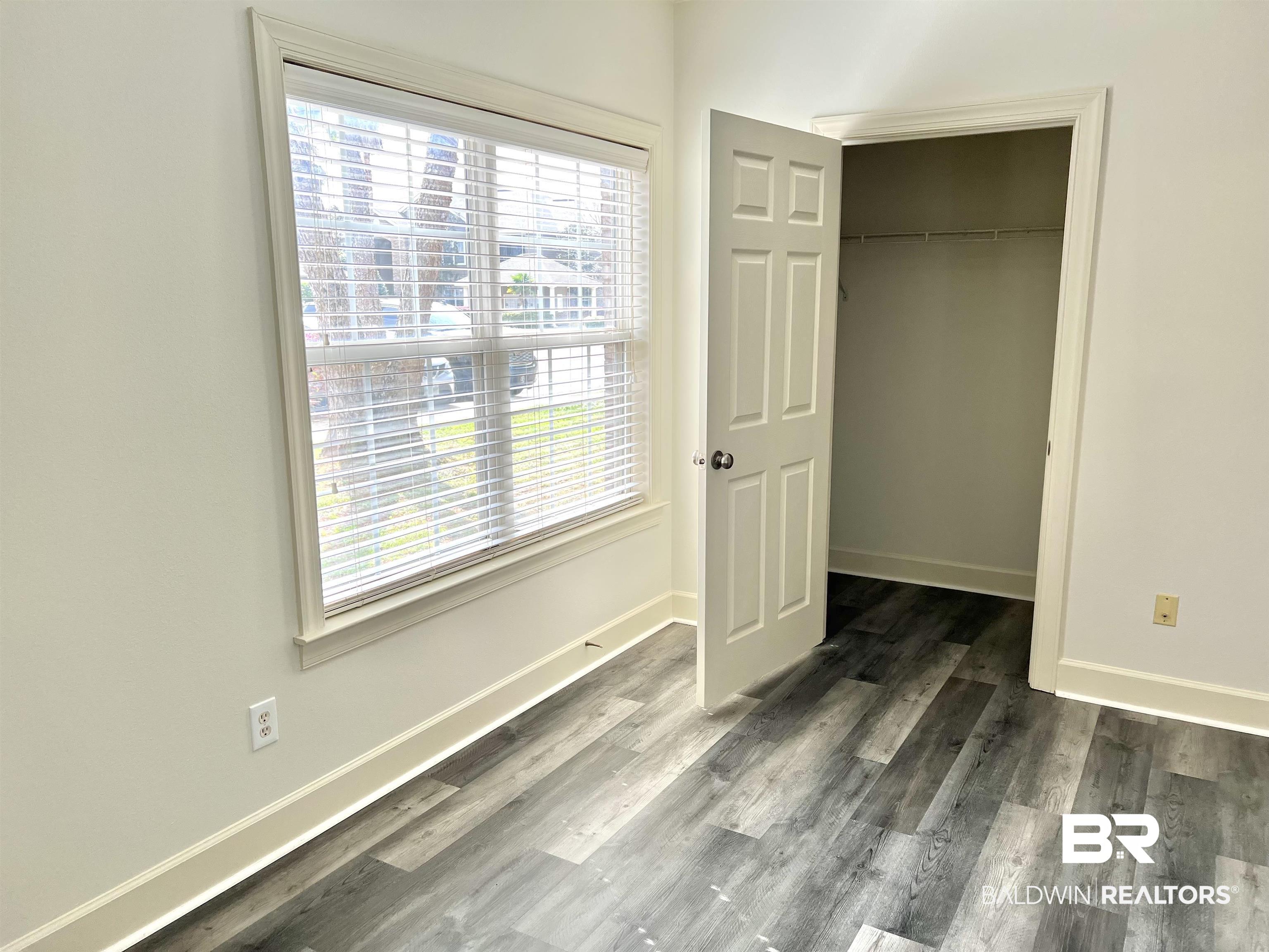 450 Park Avenue, Unit 802 Foley, AL 36535 - Photo 15 of 43 Walk-in closet