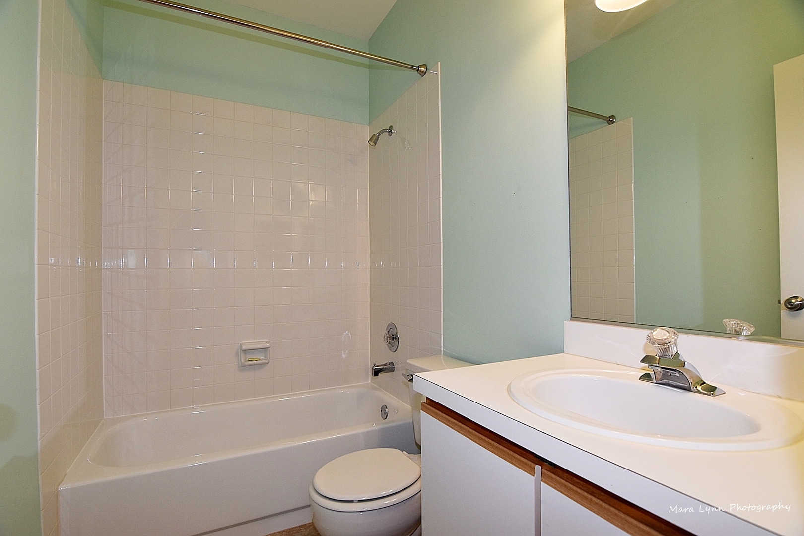 625 Cobblestone Court Elgin, IL 60120 - Photo 13 of 15 a bathroom with a granite countertop sink toilet and shower