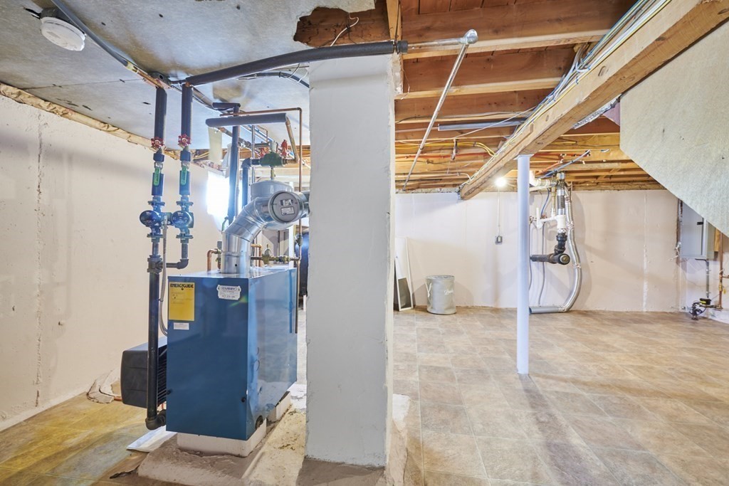 20 Carson Road Woburn, MA 01801 - Photo 30 of 38 a view of a living room