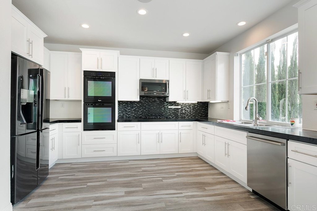 1238 Silver Hawk Way Chula Vista, CA 91915 - Photo 12 of 56