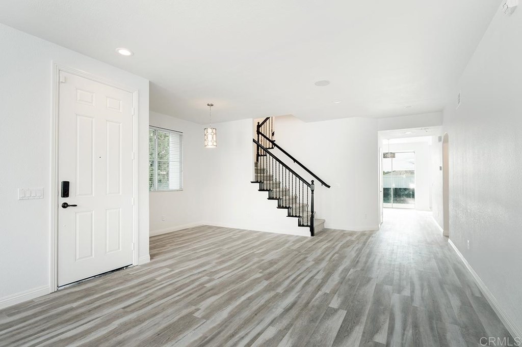 1238 Silver Hawk Way Chula Vista, CA 91915 - Photo 4 of 56