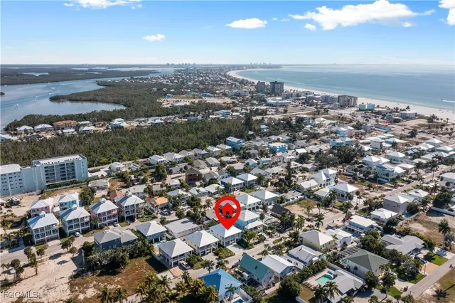 $1,550,000 | 250 Pearl Street, Fort Myers Beach, FL 33931