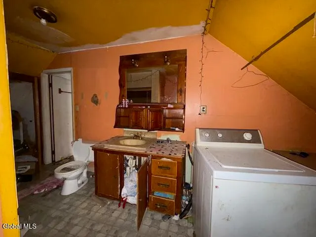 $149,999 | 233 Keefe Road, Troy, NY 12180