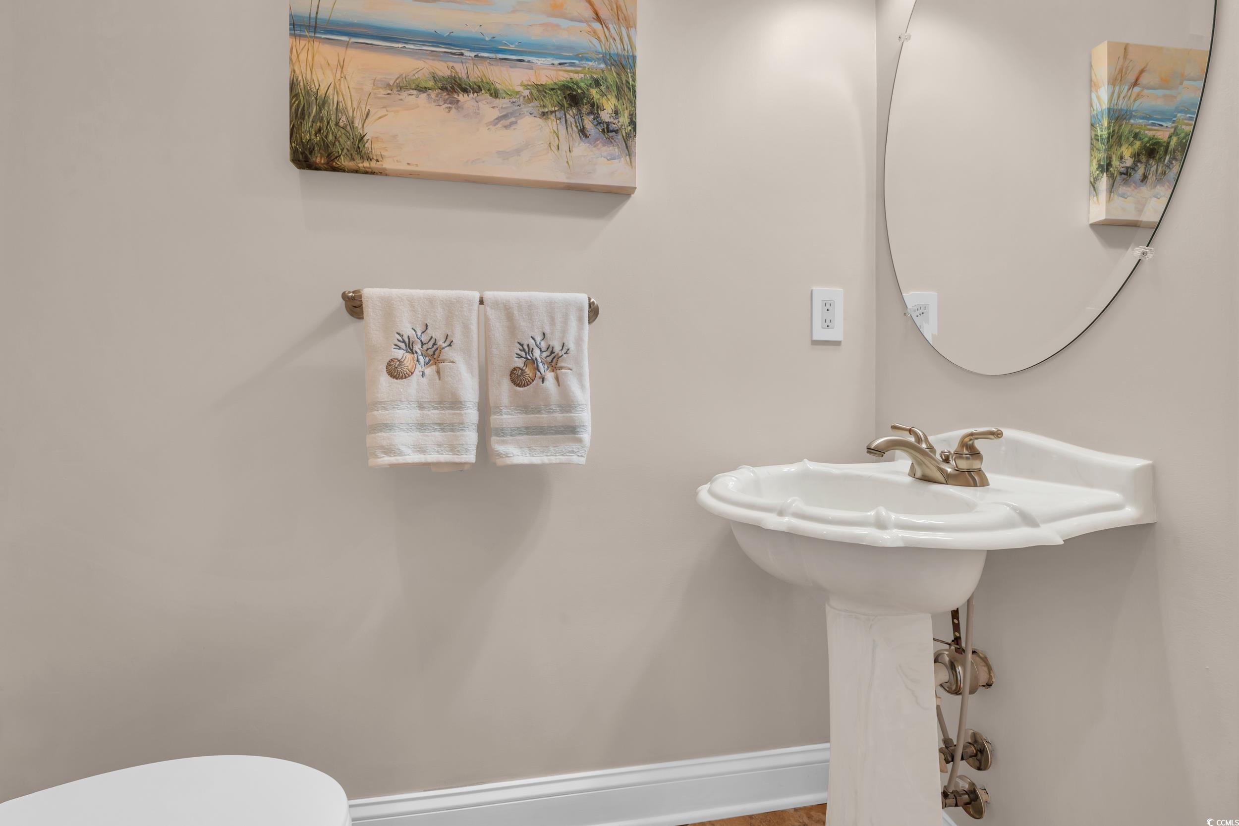 4254 Congressional Drive Myrtle Beach, SC 29579 - Photo 28 of 40 Half bath with pedestal sink