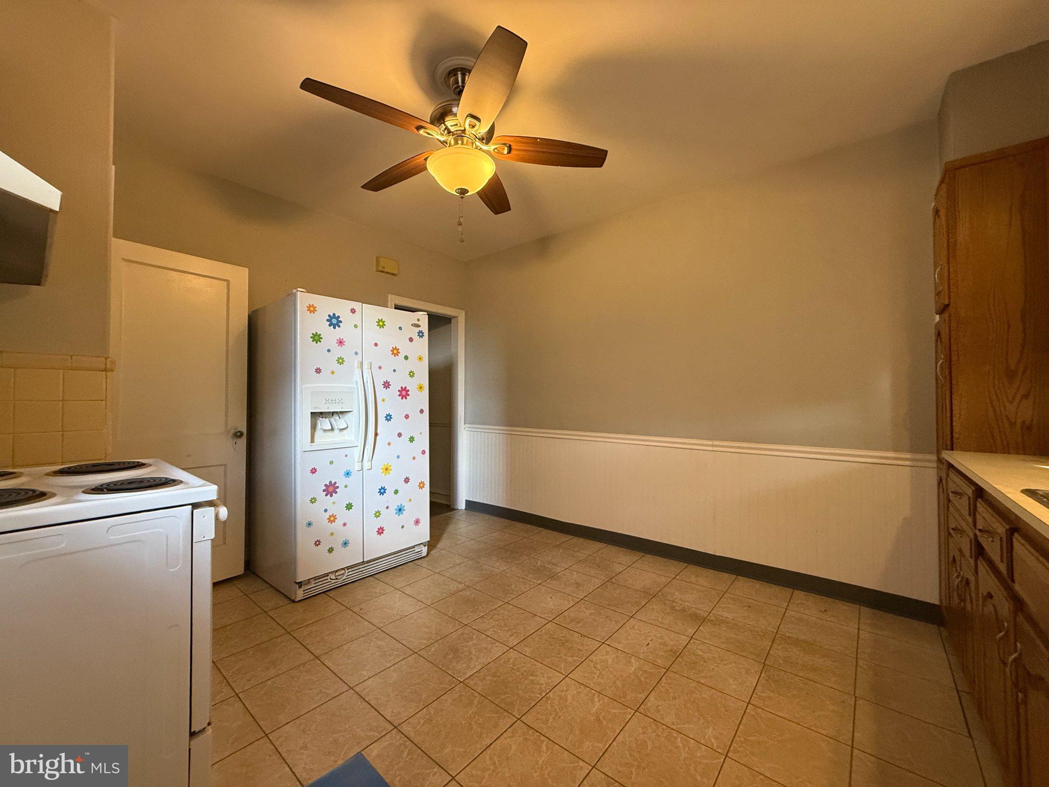 3148 Rawle Street Philadelphia, PA 19149 - Photo 8 of 33 Bright and cheerful kitchen space.