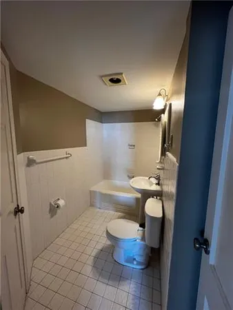 $1,300 | 1205 St Charles Avenue, Unit 802, New Orleans, LA 70130