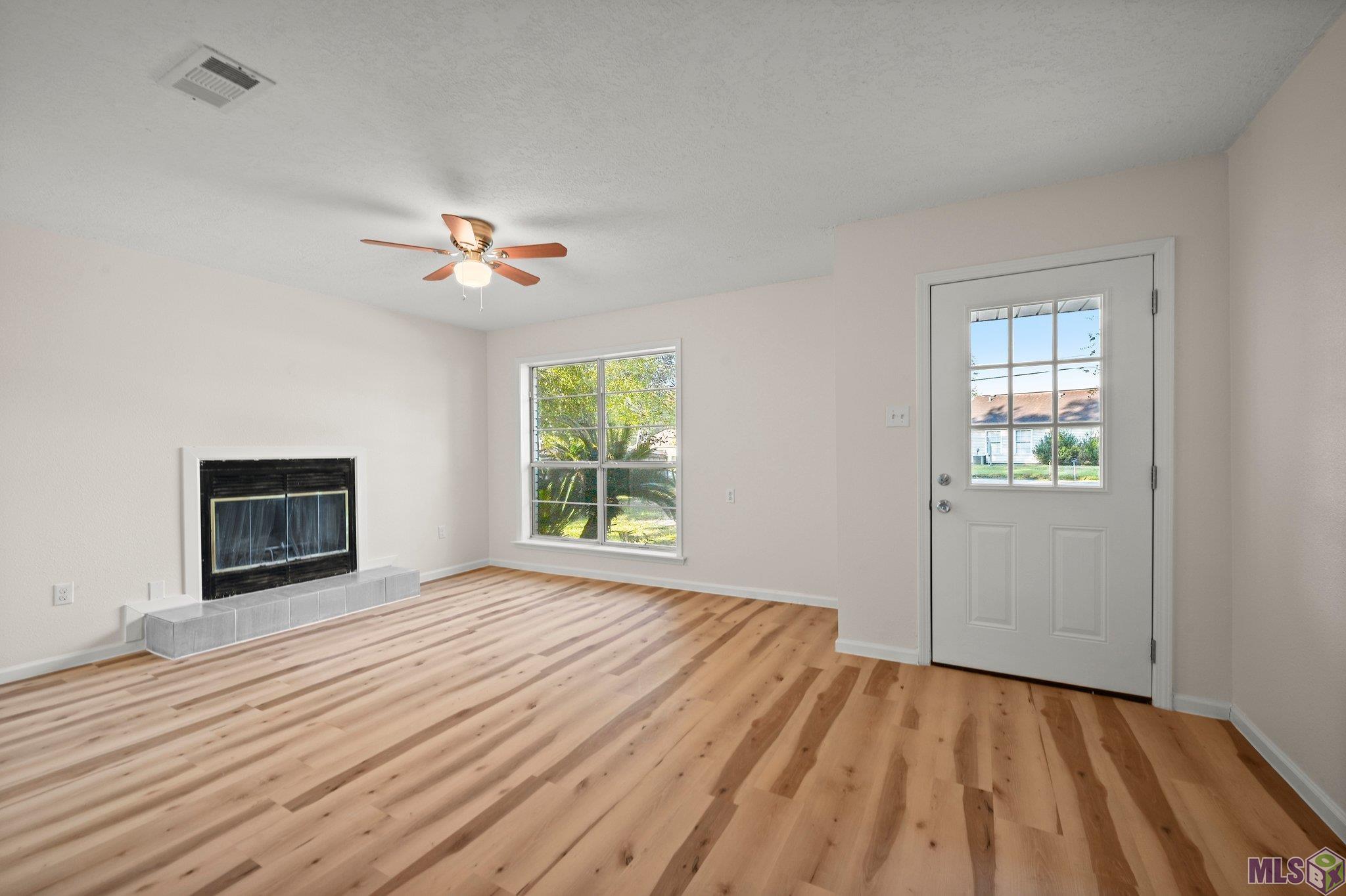 1270 North River Road Denham Springs, LA 70726 - Photo 4 of 17 Gallery Image 4
