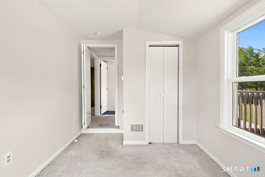 176 Stonehouse Road Trumbull, CT 06611 - Photo 14 of 32 Gallery Image 14