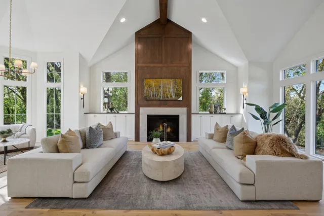 $2,295,000 | 9414 Highway 12, Independence, MN 55328