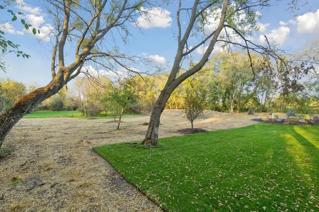 $2,295,000 | 9414 Highway 12, Independence, MN 55328