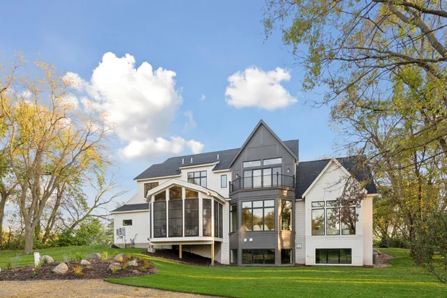 $2,295,000 | 9414 Highway 12, Independence, MN 55328