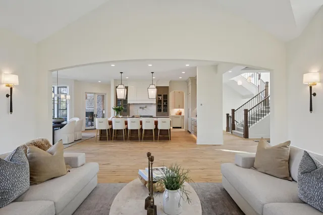 $2,295,000 | 9414 Highway 12, Independence, MN 55328