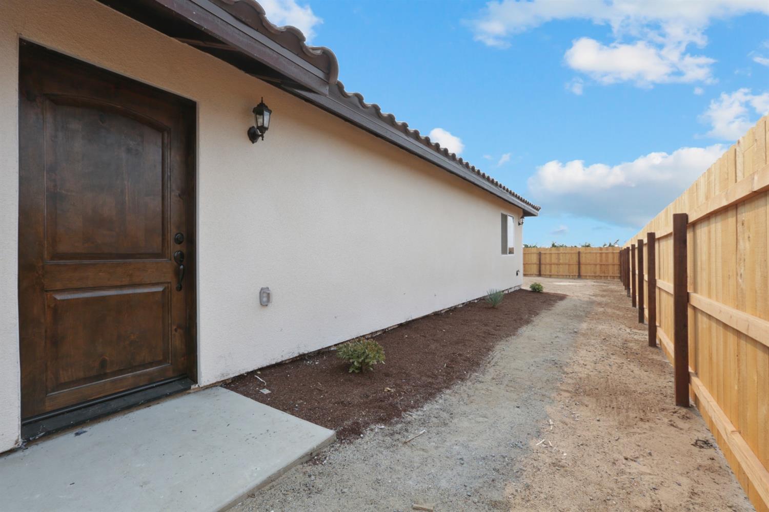 2089 North Spruce Road Exeter, CA 93221 - Photo 2 of 26 Gallery Image 2