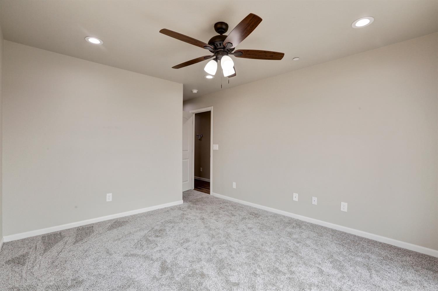 2089 North Spruce Road Exeter, CA 93221 - Photo 14 of 26 Gallery Image 14