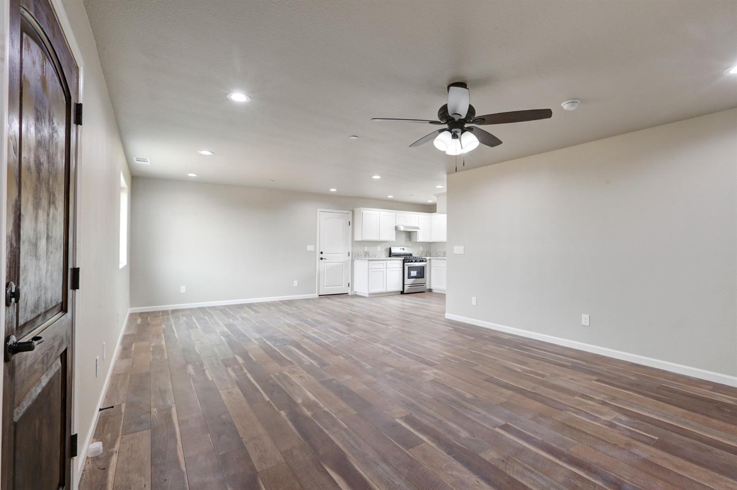 2089 North Spruce Road Exeter, CA 93221 - Photo 3 of 26 Gallery Image 3