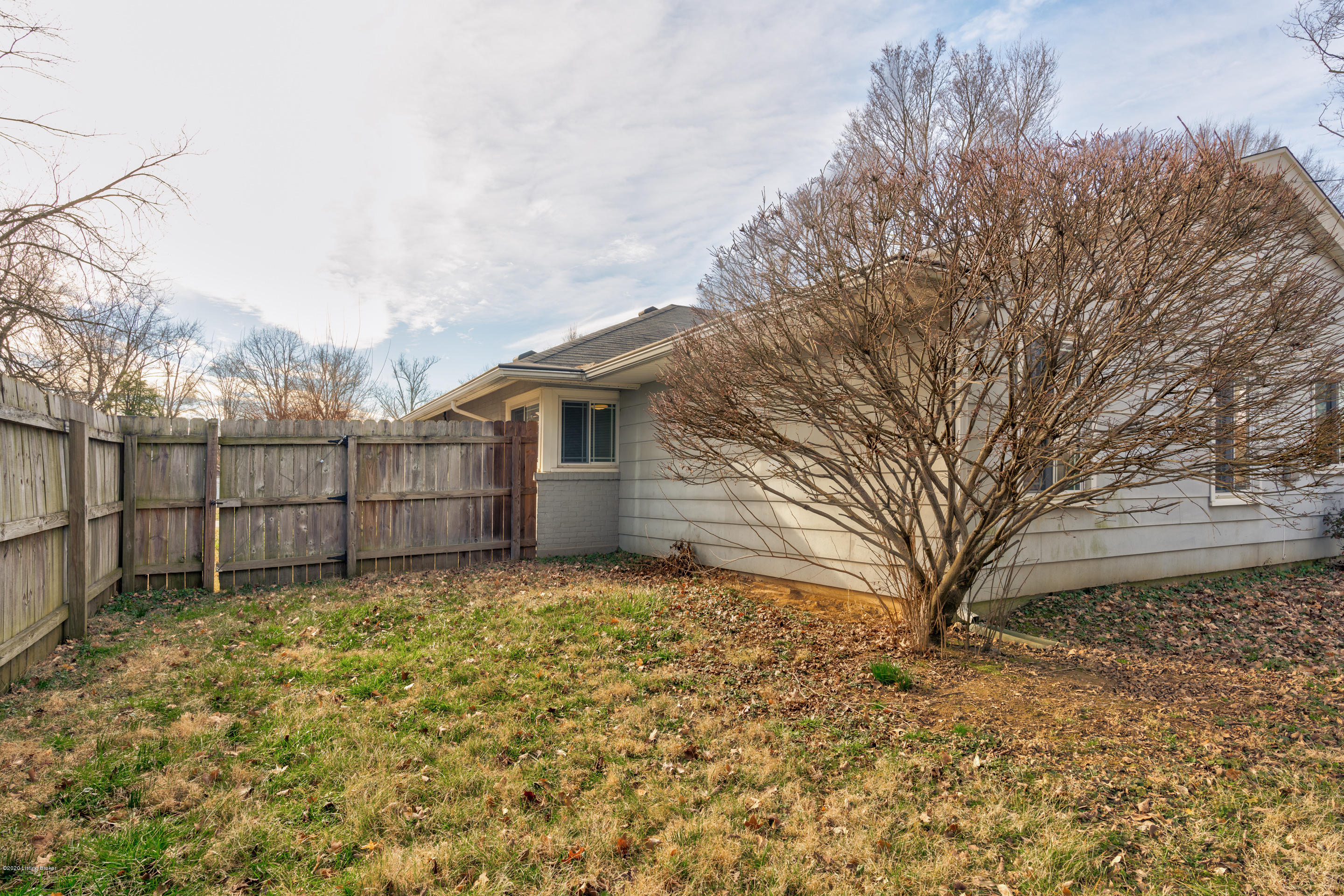 215 Hemingway Road Louisville, KY 40207 - Photo 41 of 46 Elmore_215Hemmingway-47