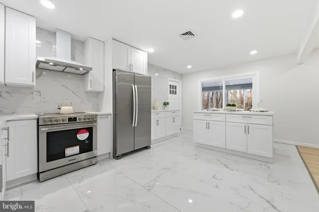 $399,777 | 2 Buckingham Drive, Willingboro, NJ 08046