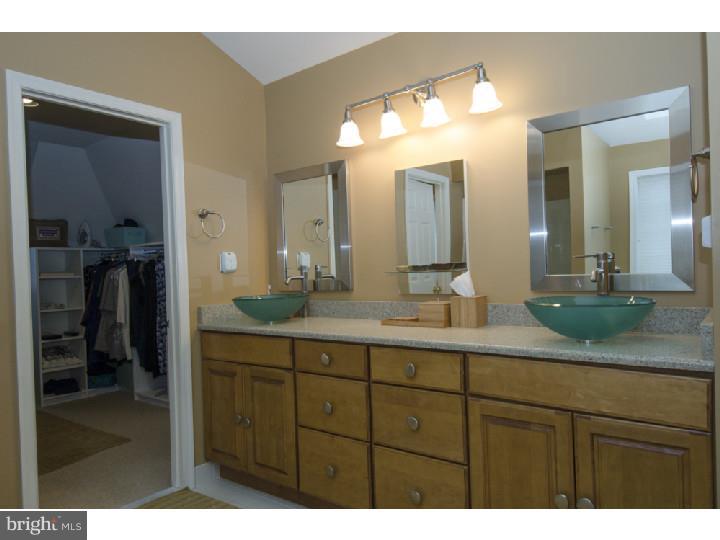 9 Riders Run Newtown Square, PA 19073 - Photo 16 of 25 Bathroom