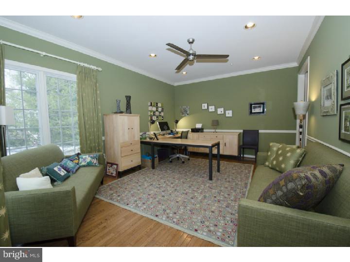 9 Riders Run Newtown Square, PA 19073 - Photo 6 of 25 Living Room