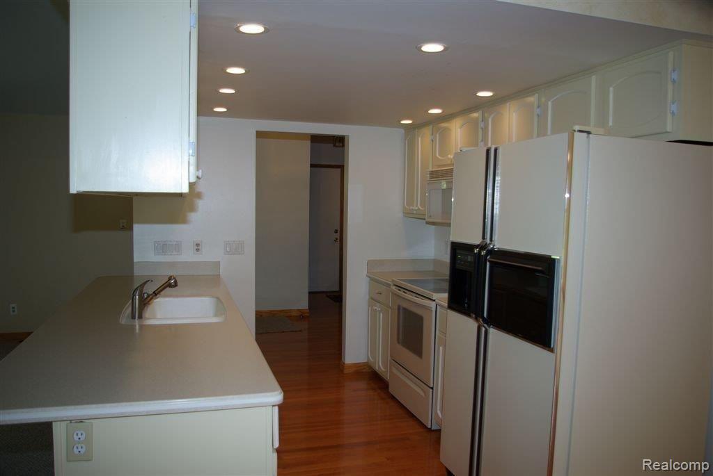 68815 Dequindre Road Oakland, MI 48363 - Photo 11 of 21 Kitchen