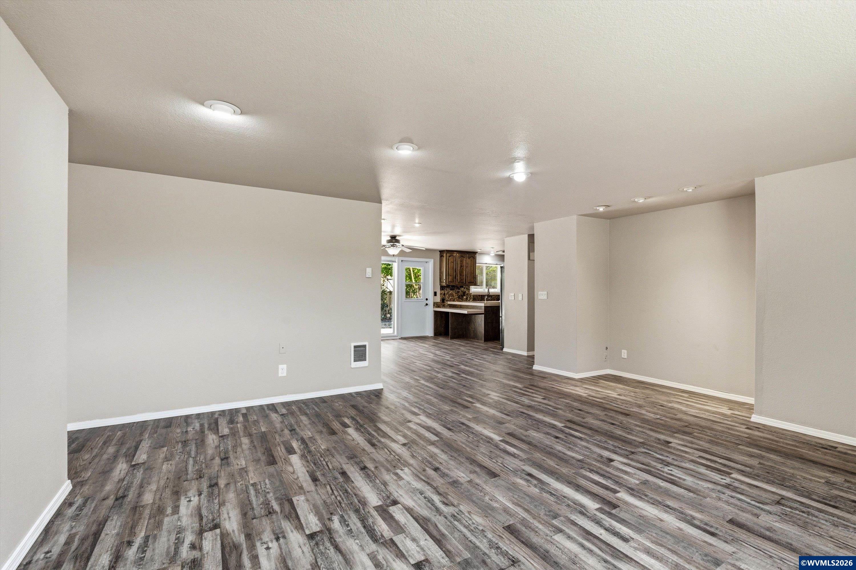 1719 Belmont Loop Southwest Albany, OR 97321 - Photo 5 of 40
