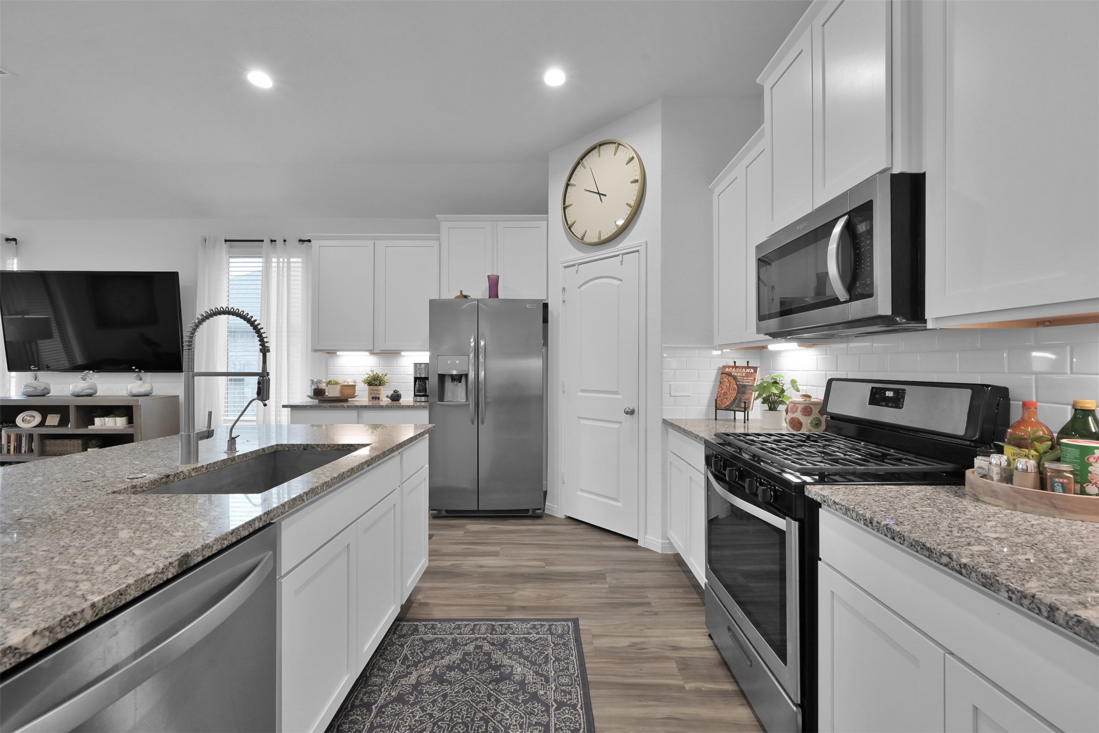 942 Youth Water Road Montgomery, TX 77316 - Photo 4 of 16