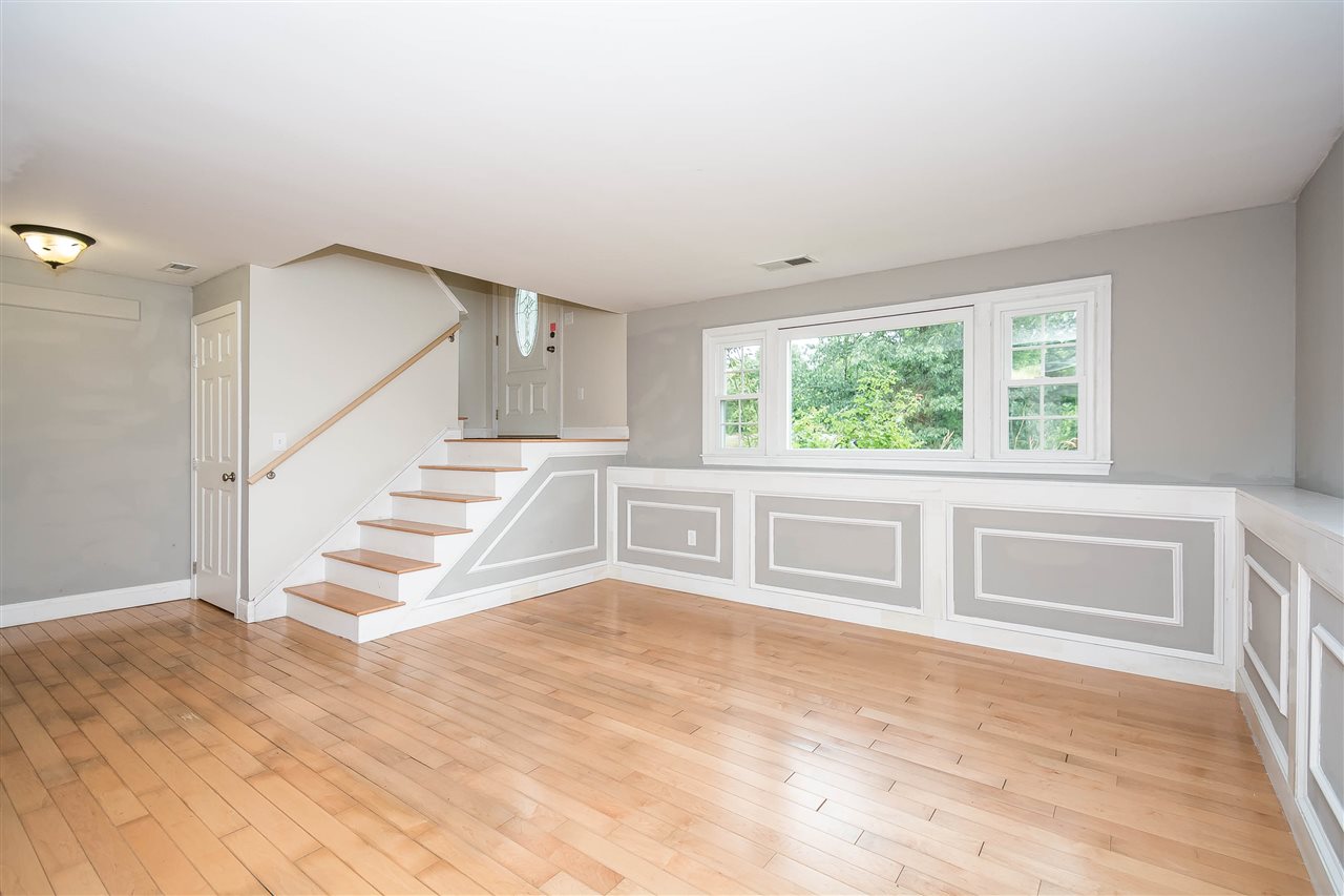 158 A Robinson Road Hudson, NH 03051 - Photo 5 of 22
