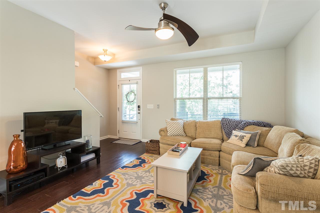 1404 Crafton Way Raleigh, NC 27607 - Photo 4 of 28