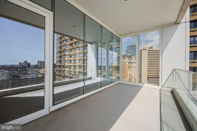 $1,395,000 | 301 South Broad Street, Unit 1902, Philadelphia, PA 19107