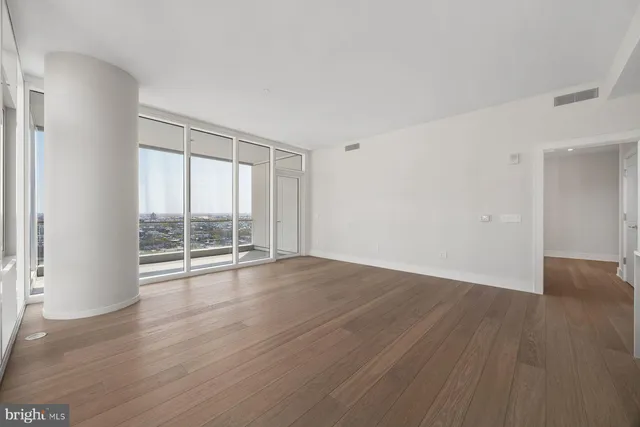 $1,395,000 | 301 South Broad Street, Unit 1902, Philadelphia, PA 19107