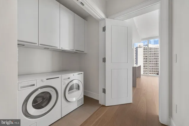 $1,395,000 | 301 South Broad Street, Unit 1902, Philadelphia, PA 19107