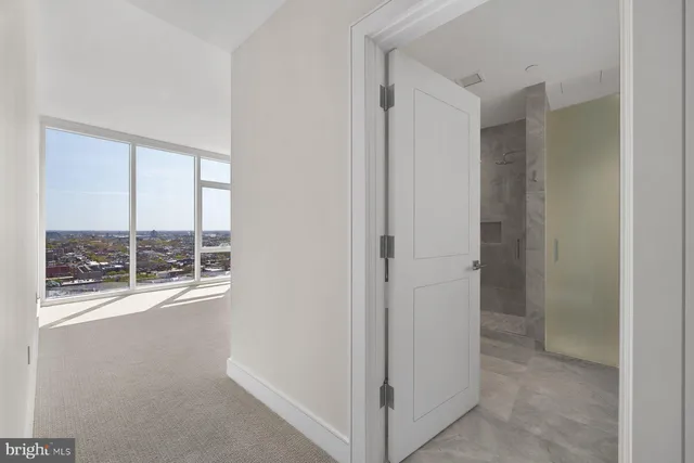 $1,395,000 | 301 South Broad Street, Unit 1902, Philadelphia, PA 19107