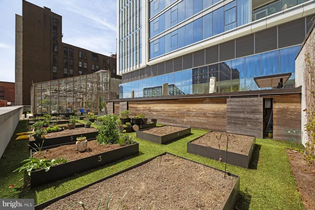 $1,395,000 | 301 South Broad Street, Unit 1902, Philadelphia, PA 19107