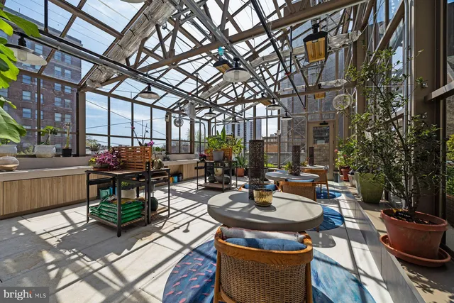 $1,395,000 | 301 South Broad Street, Unit 1902, Philadelphia, PA 19107