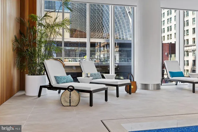 $1,395,000 | 301 South Broad Street, Unit 1902, Philadelphia, PA 19107