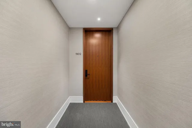 $1,395,000 | 301 South Broad Street, Unit 1902, Philadelphia, PA 19107