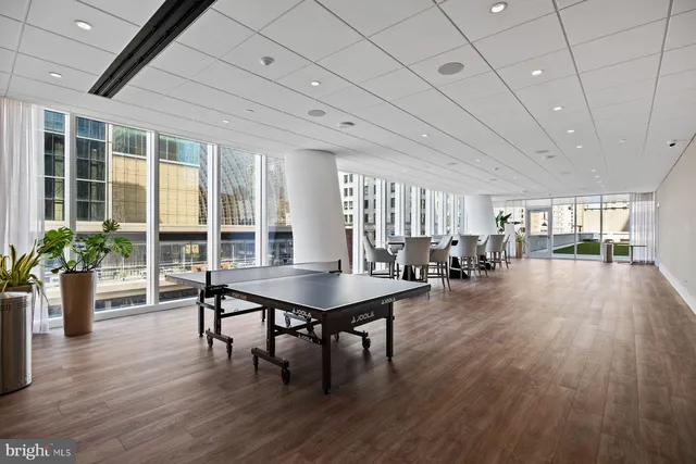 $1,395,000 | 301 South Broad Street, Unit 1902, Philadelphia, PA 19107