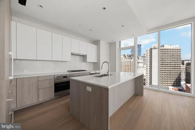 $1,395,000 | 301 South Broad Street, Unit 1902, Philadelphia, PA 19107