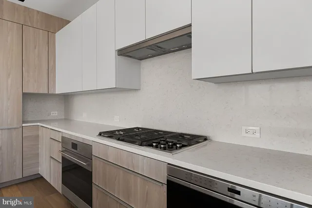 $1,395,000 | 301 South Broad Street, Unit 1902, Philadelphia, PA 19107