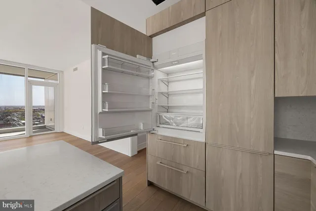 $1,395,000 | 301 South Broad Street, Unit 1902, Philadelphia, PA 19107