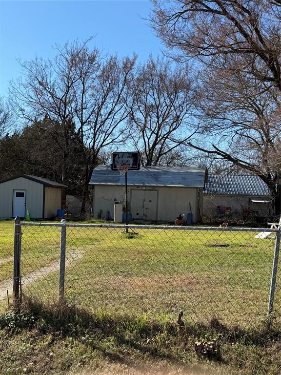 1048 Red Bird Seven Points, TX 75143 - Photo 8 of 28 Out buildings