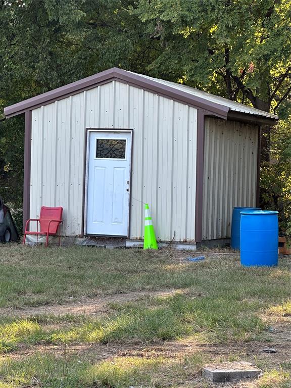 1048 Red Bird Seven Points, TX 75143 - Photo 9 of 28 View of outbuilding