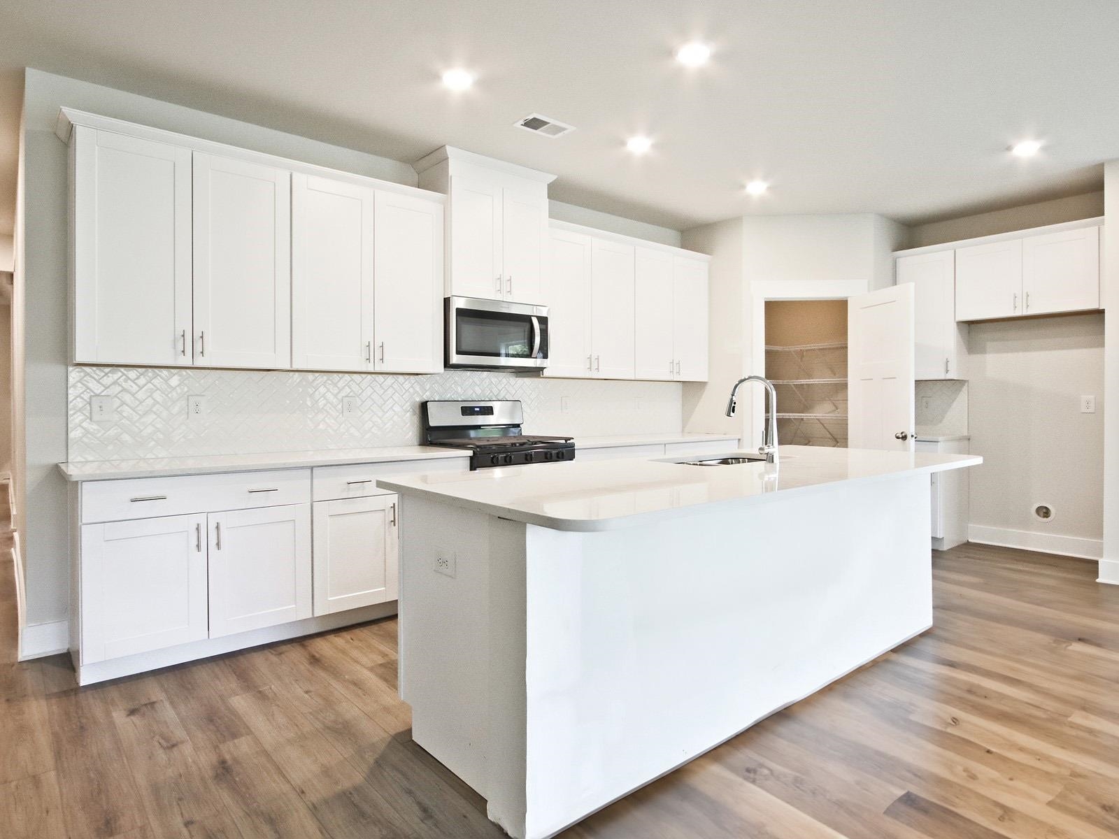 401 Roderick Lane Greenville, SC 29605 - Photo 11 of 29 Gallery Image 11