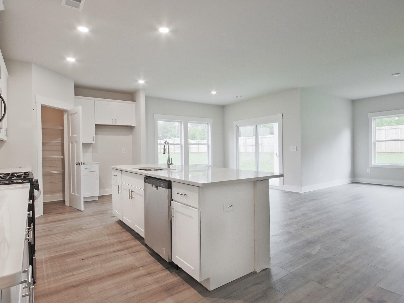 401 Roderick Lane Greenville, SC 29605 - Photo 14 of 29 Gallery Image 14