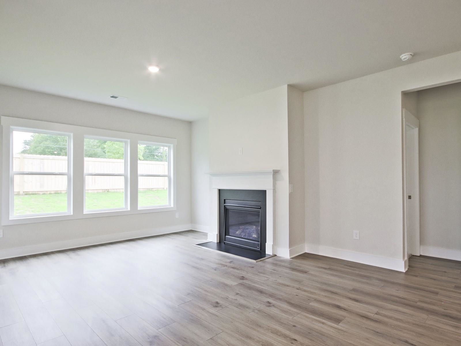 401 Roderick Lane Greenville, SC 29605 - Photo 4 of 29 Gallery Image 4