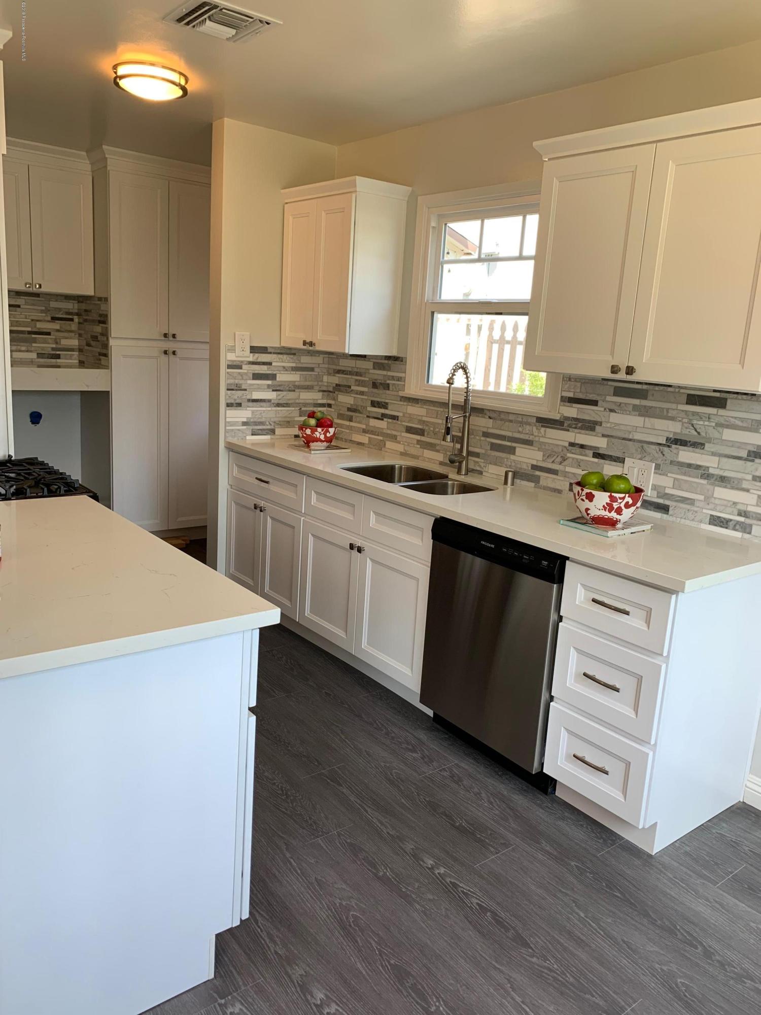 6547 Elmo Street Tujunga, CA 91042 - Photo 11 of 18 elmokitchen2