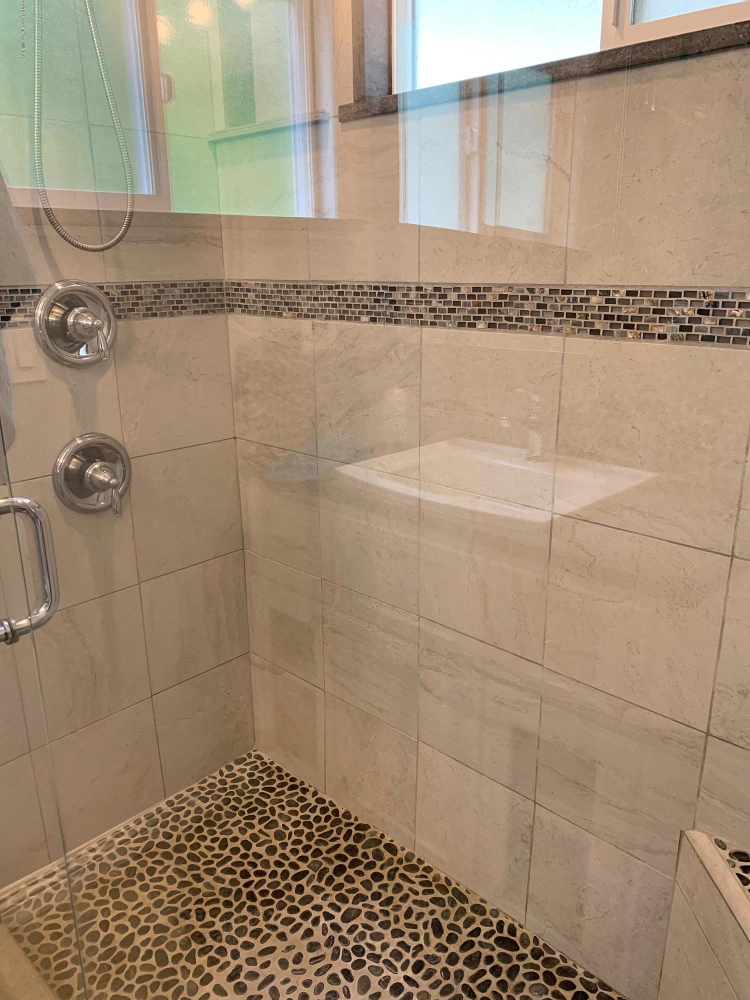 6547 Elmo Street Tujunga, CA 91042 - Photo 15 of 18 elmomasterbath2
