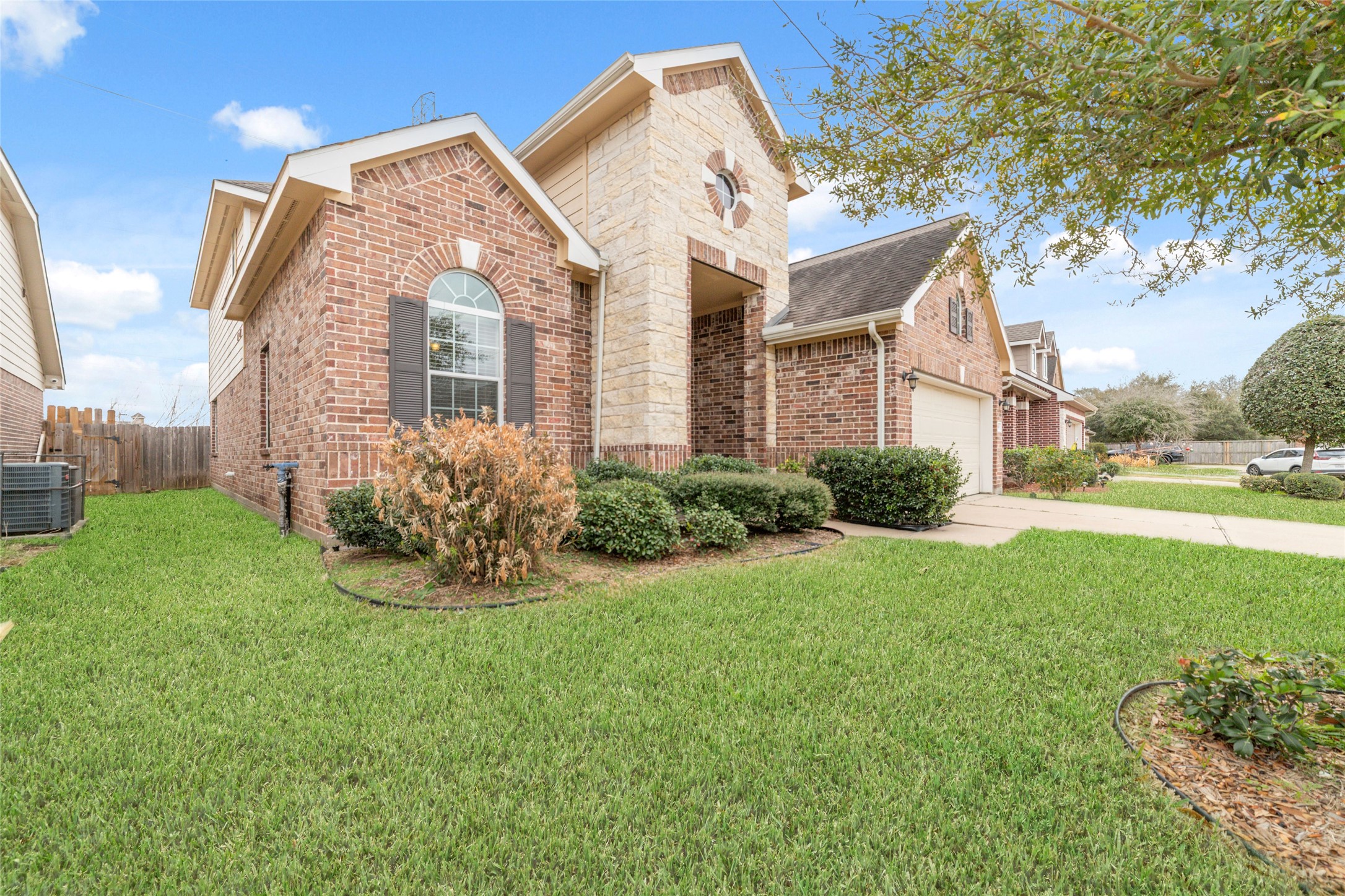 8919 Inglebrook Lane Houston, TX 77083 - Photo 2 of 21