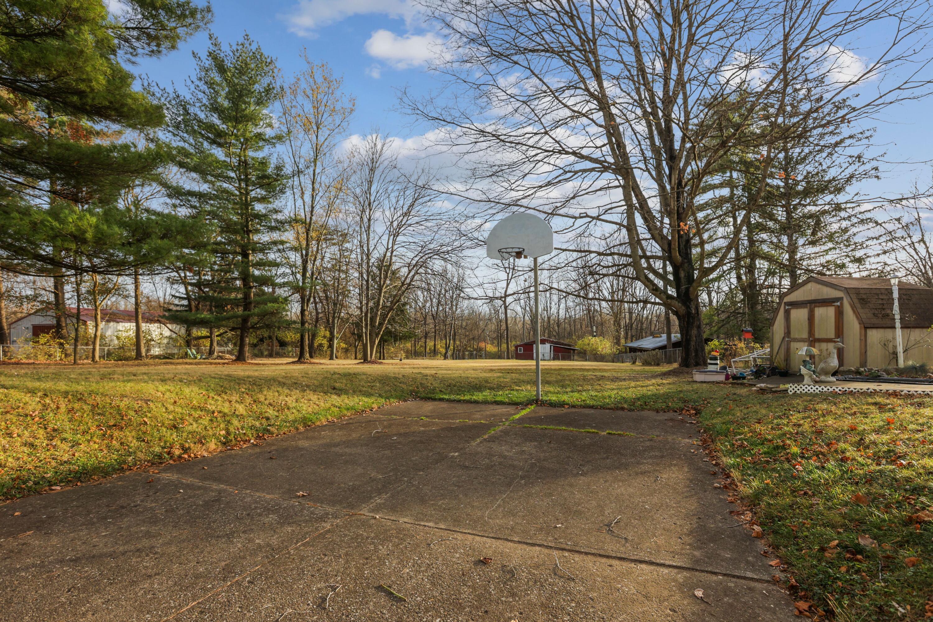 3905 Clime Road Columbus, OH 43228 - Photo 5 of 28 5
